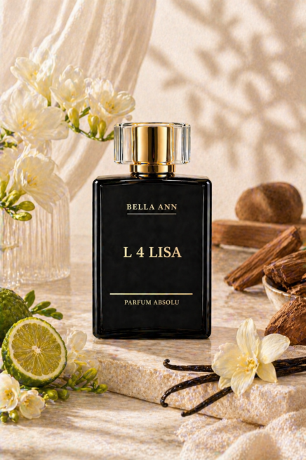 L 4 Lisa Perfume bottle with limes and flowers